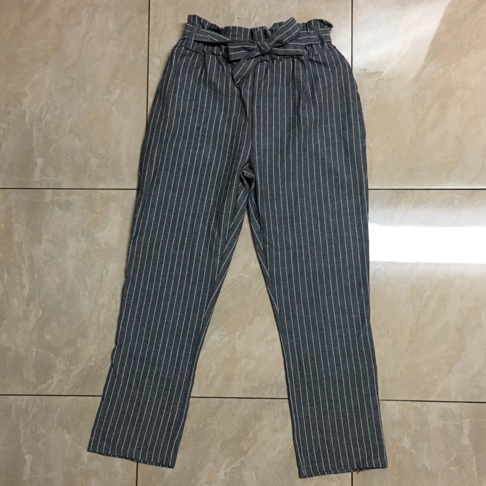High-waisted striped taper pants - Picture 3 of 5